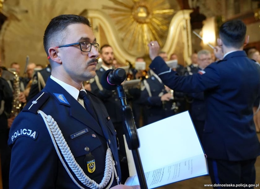 Uroczystość zaślubin nowych policjantów w Oratorium Marianum