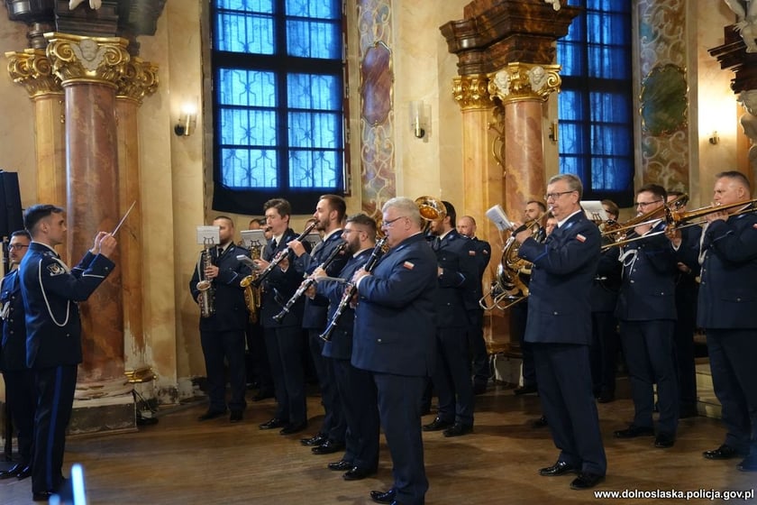 Uroczystość zaślubin nowych policjantów w Oratorium Marianum