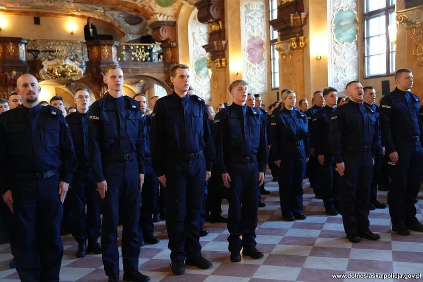 Uroczystość zaślubin nowych policjantów w Oratorium Marianum