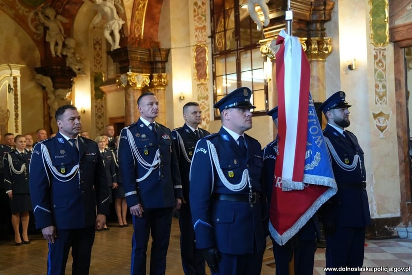 Uroczystość zaślubin nowych policjantów w Oratorium Marianum