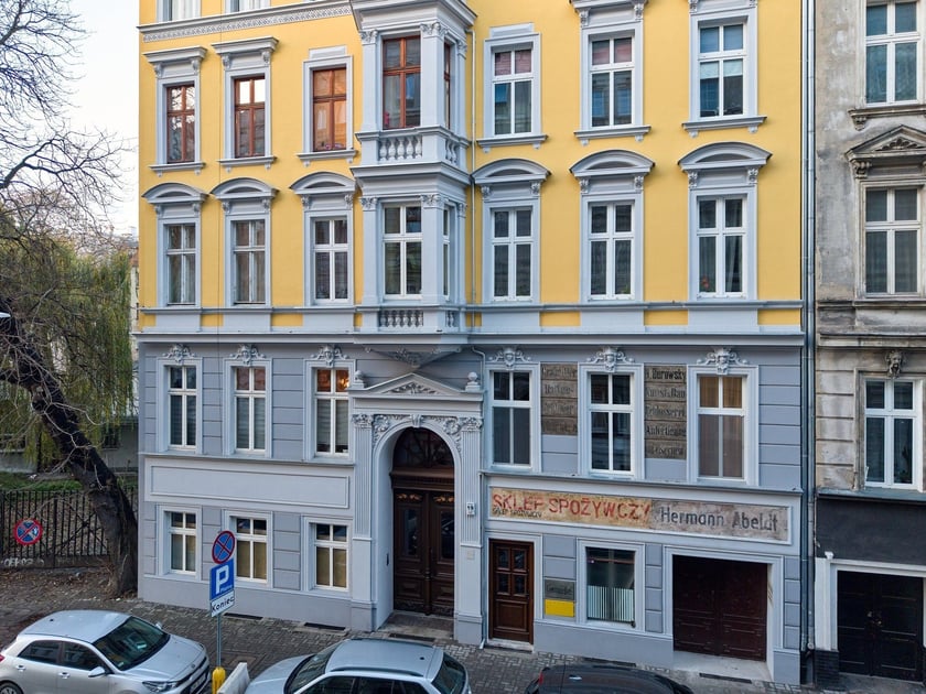 Kamienica wsp&oacute;lnotowa Cybulskiego 19 w listopadzie 2025