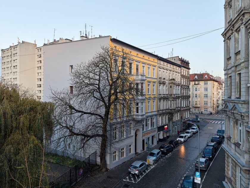 Kamienica wsp&oacute;lnotowa Cybulskiego 19 w listopadzie 2025