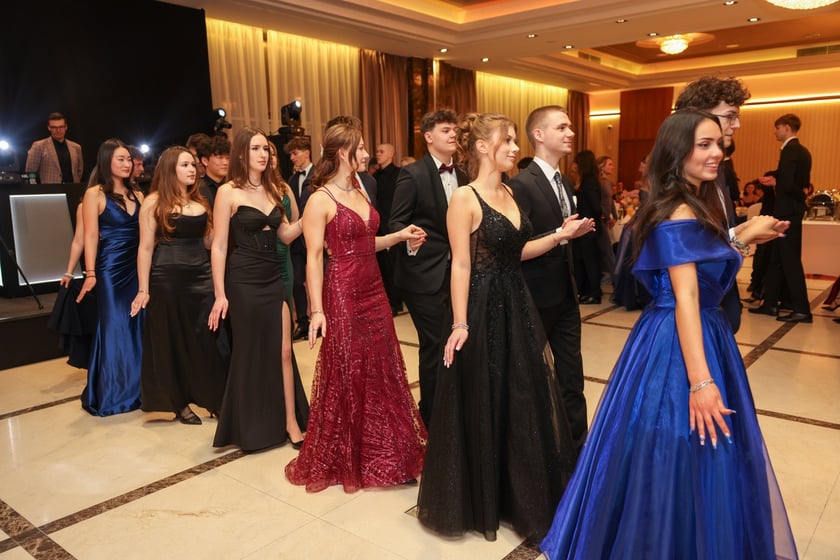 Bal studniówkowy uczniów IV LO we Wrocławiu