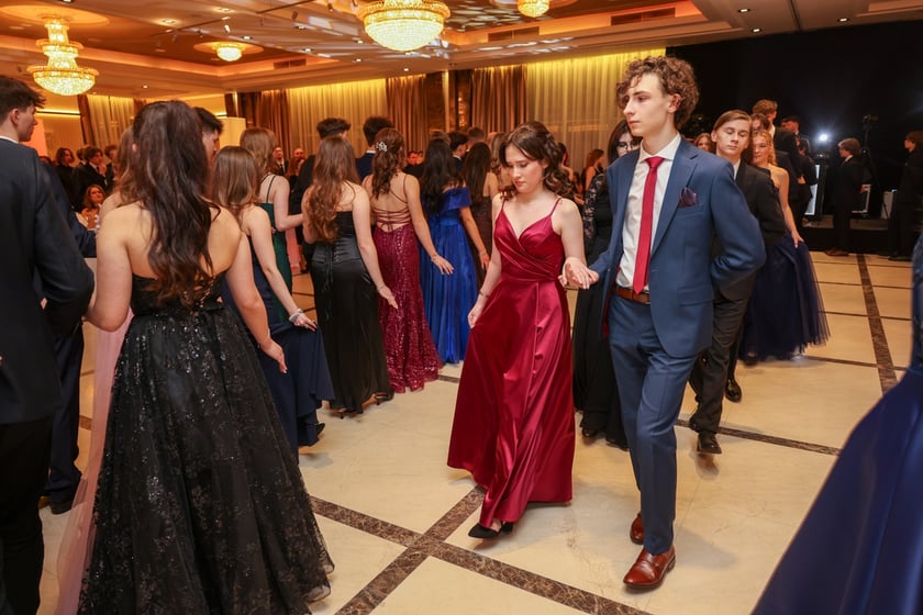 Bal studniówkowy uczniów IV LO we Wrocławiu