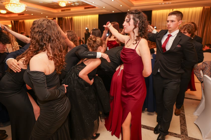 Bal studniówkowy uczniów IV LO we Wrocławiu