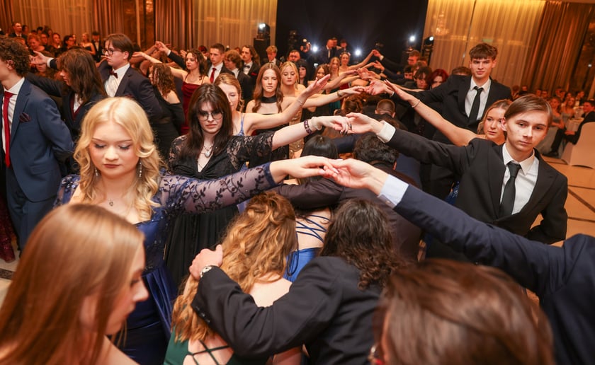 Bal studniówkowy uczniów IV LO we Wrocławiu