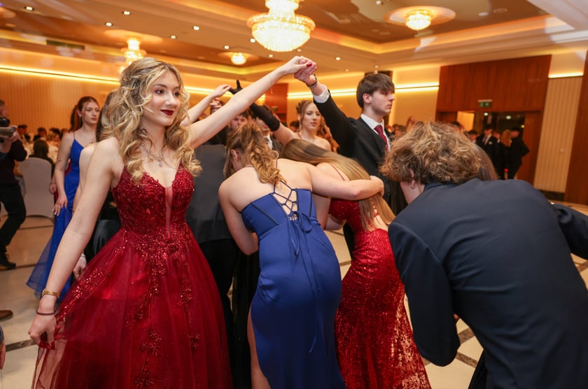 Bal studniówkowy uczniów IV LO we Wrocławiu