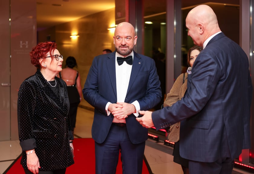 Bal studniówkowy uczniów IV LO we Wrocławiu