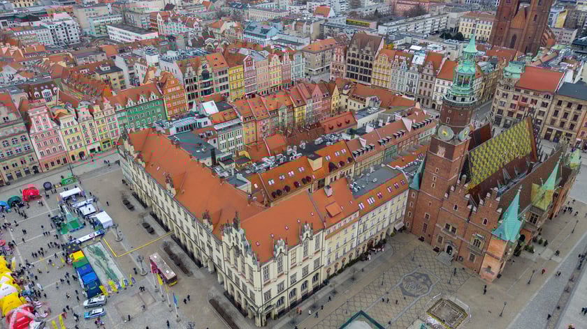 Widok z lotu ptaka na lodowisko w Rynku w weekend 14-15 lutego 2026 r.