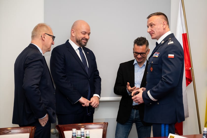 Podpisanie porozumienia  ws. budowy nowej komendy wojewódzkiej policji we Wrocławiu