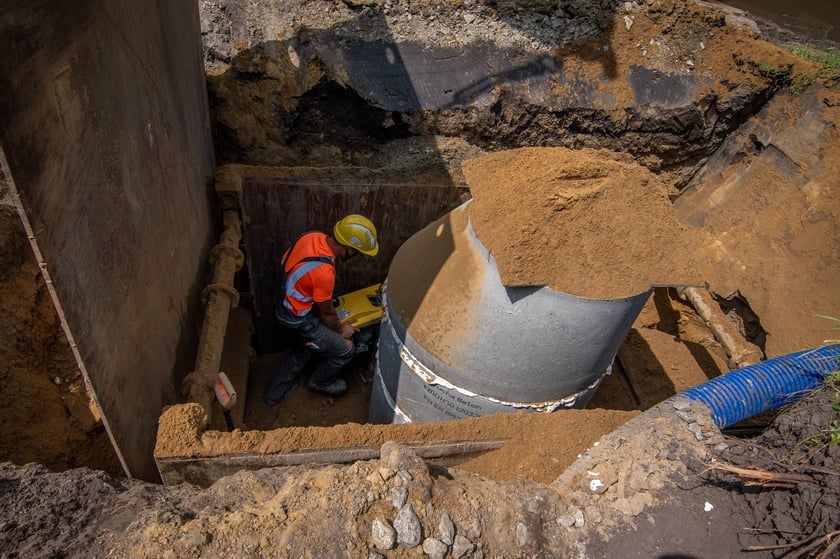 Nowe przyłącza i sieć kanalizacji sanitarnej na Brochowie