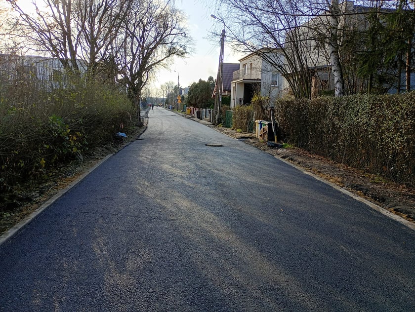 Nowe przyłącza i sieć kanalizacji sanitarnej na Brochowie