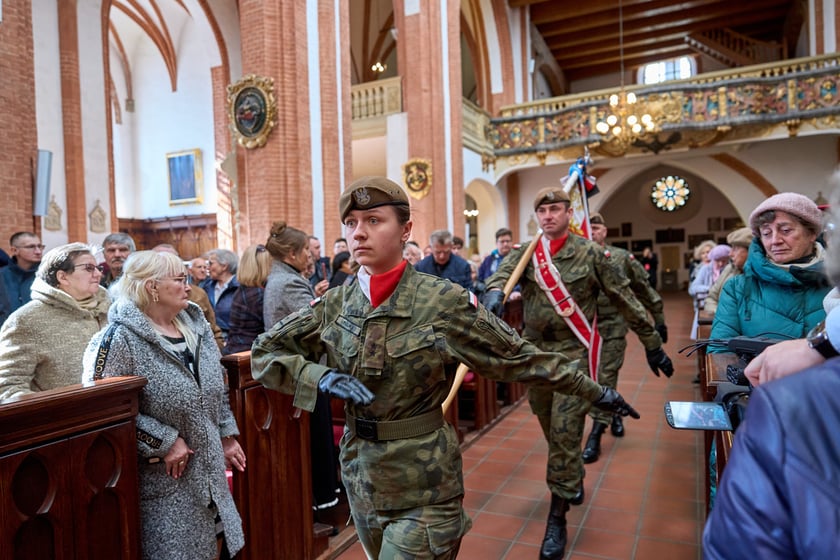 Uroczystość pochówku ofiar zbrodni katyńskiej w Kościele Garnizonowym we Wrocławiu