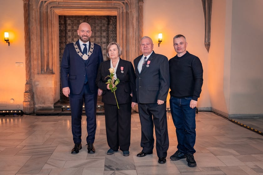 Uroczystość wręczenia medali za Długoletnie Pożycie Małżeńskie w Ratuszu we Wrocławiu
