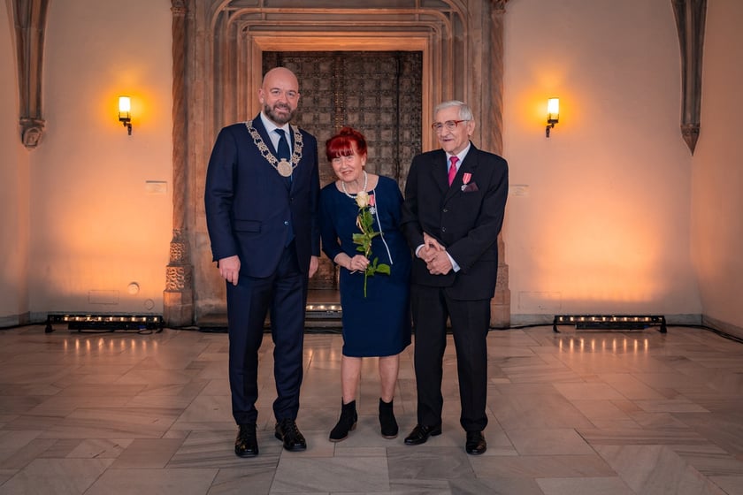 Uroczystość wręczenia medali za Długoletnie Pożycie Małżeńskie w Ratuszu we Wrocławiu