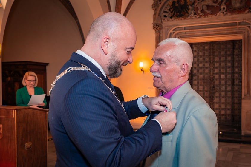 Uroczystość wręczenia medali za Długoletnie Pożycie Małżeńskie w Ratuszu we Wrocławiu