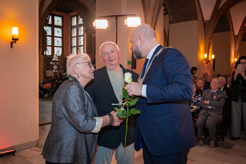 Uroczystość wręczenia medali za Długoletnie Pożycie Małżeńskie w Ratuszu we Wrocławiu