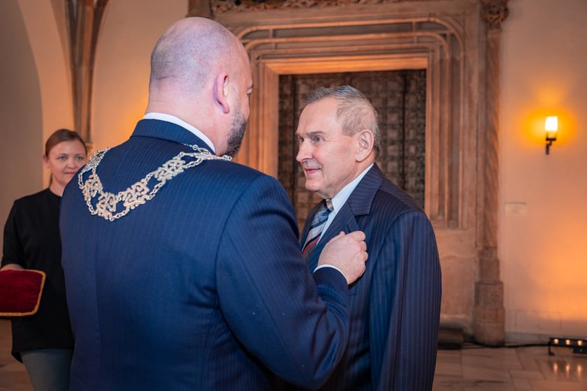 Uroczystość wręczenia medali za Długoletnie Pożycie Małżeńskie w Ratuszu we Wrocławiu