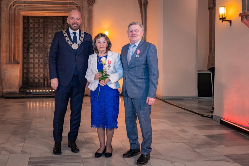 Uroczystość wręczenia medali za Długoletnie Pożycie Małżeńskie w Ratuszu we Wrocławiu