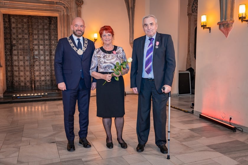 Uroczystość wręczenia medali za Długoletnie Pożycie Małżeńskie w Ratuszu we Wrocławiu