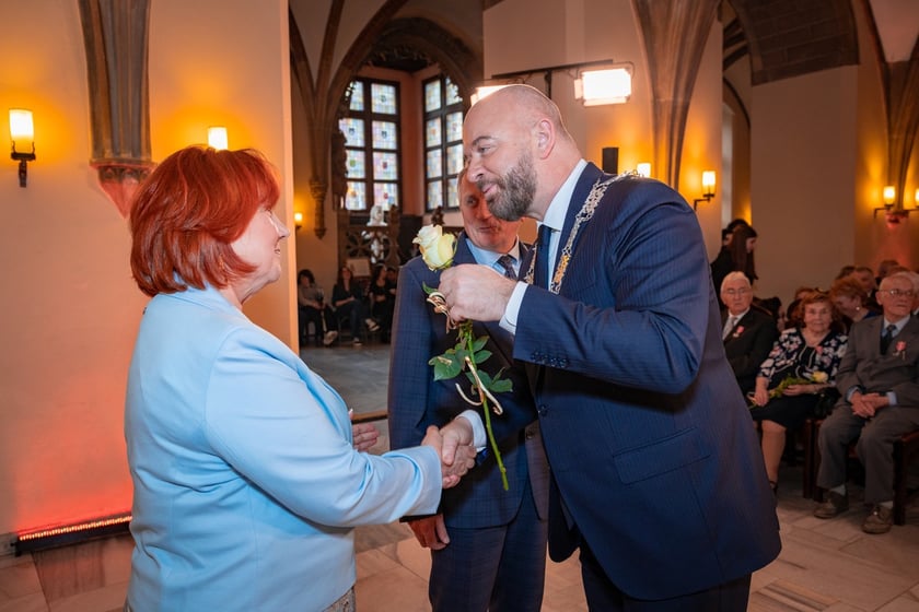Uroczystość wręczenia medali za Długoletnie Pożycie Małżeńskie w Ratuszu we Wrocławiu