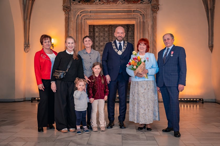 Uroczystość wręczenia medali za Długoletnie Pożycie Małżeńskie w Ratuszu we Wrocławiu