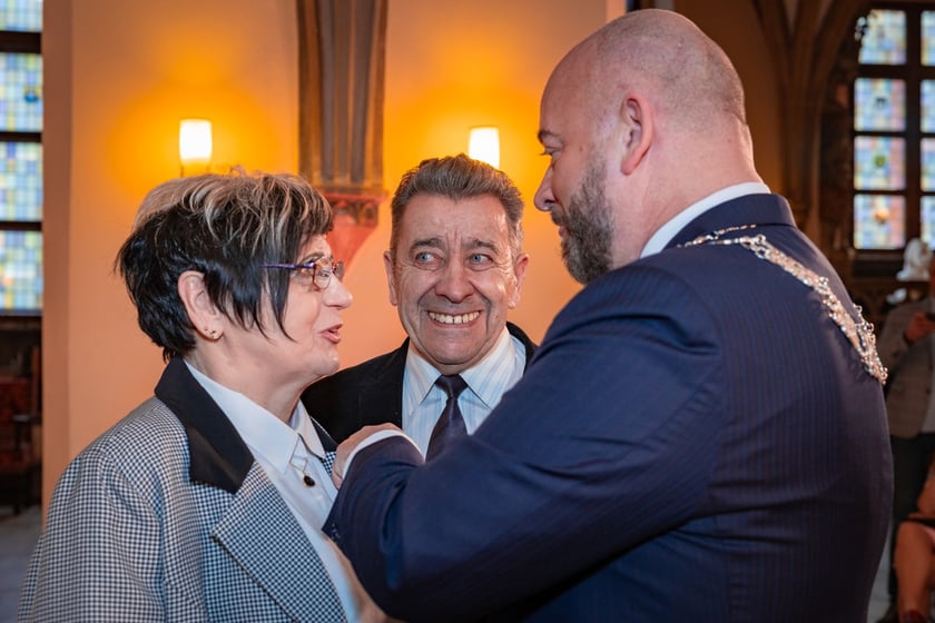 Uroczystość wręczenia medali za Długoletnie Pożycie Małżeńskie w Ratuszu we Wrocławiu