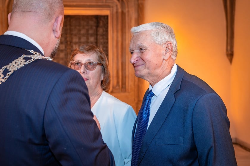 Uroczystość wręczenia medali za Długoletnie Pożycie Małżeńskie w Ratuszu we Wrocławiu