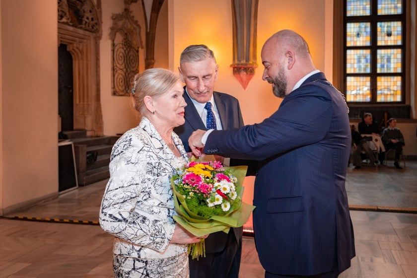 Uroczystość wręczenia medali za Długoletnie Pożycie Małżeńskie w Ratuszu we Wrocławiu