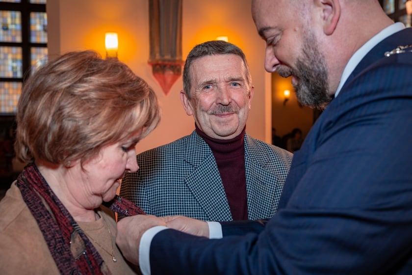 Uroczystość wręczenia medali za Długoletnie Pożycie Małżeńskie w Ratuszu we Wrocławiu