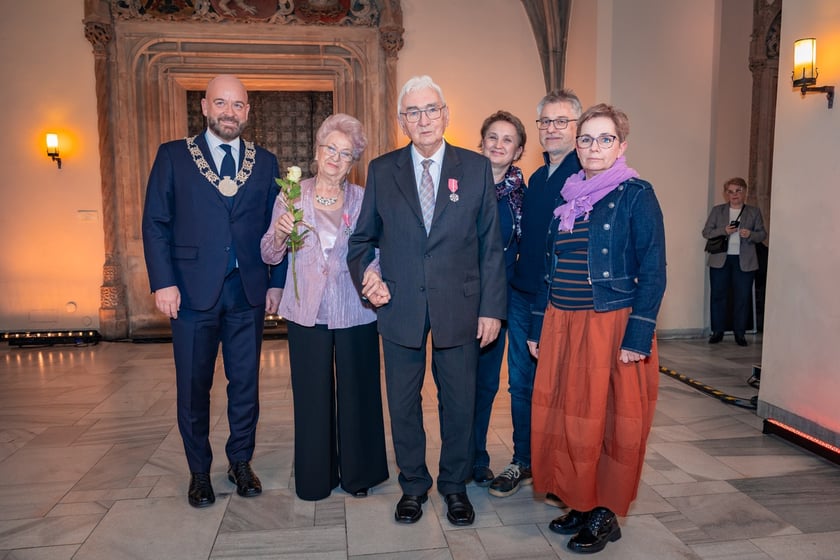 Uroczystość wręczenia medali za Długoletnie Pożycie Małżeńskie w Ratuszu we Wrocławiu
