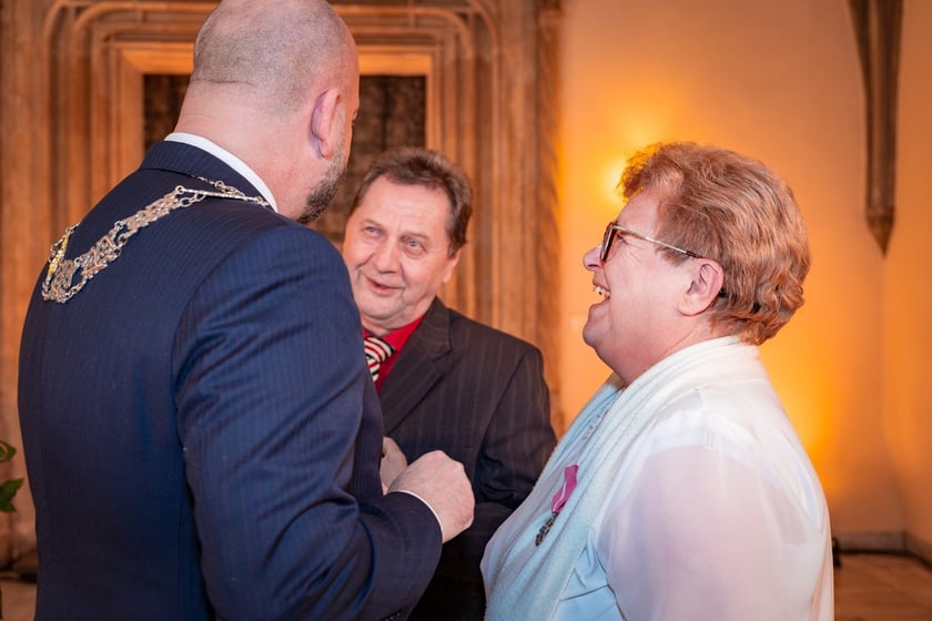 Uroczystość wręczenia medali za Długoletnie Pożycie Małżeńskie w Ratuszu we Wrocławiu