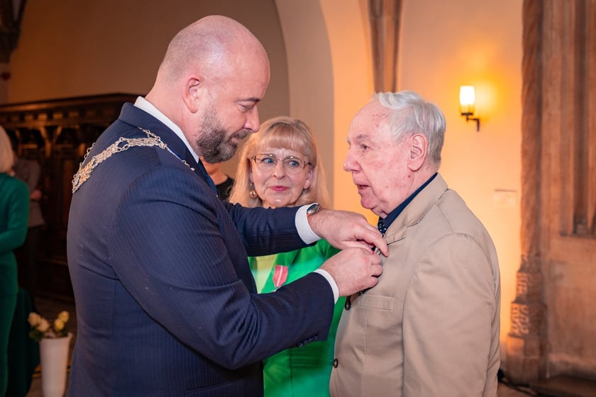 Uroczystość wręczenia medali za Długoletnie Pożycie Małżeńskie w Ratuszu we Wrocławiu