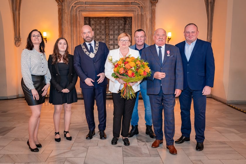 Uroczystość wręczenia medali za Długoletnie Pożycie Małżeńskie w Ratuszu we Wrocławiu
