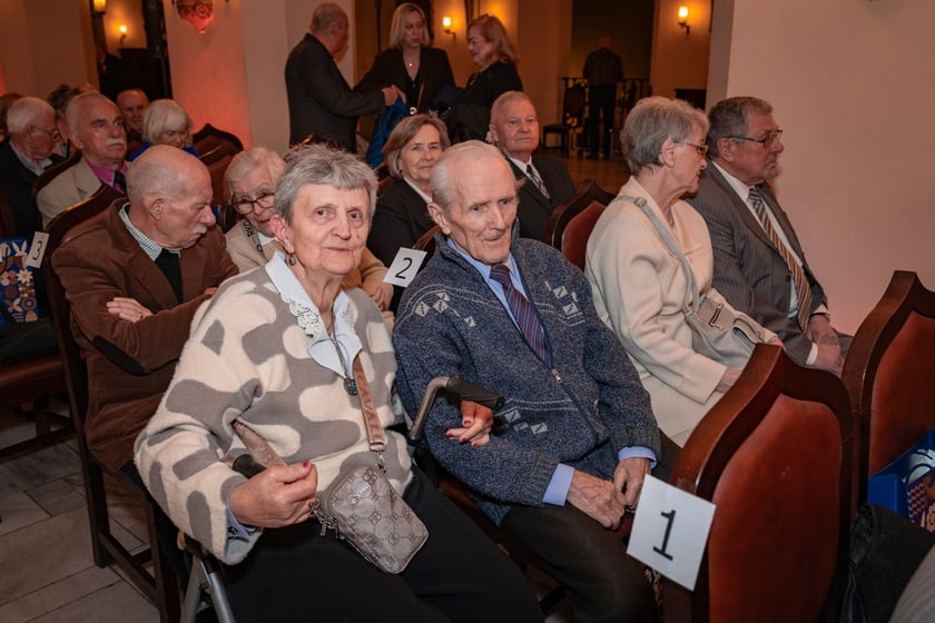 Uroczystość wręczenia medali za Długoletnie Pożycie Małżeńskie w Ratuszu we Wrocławiu
