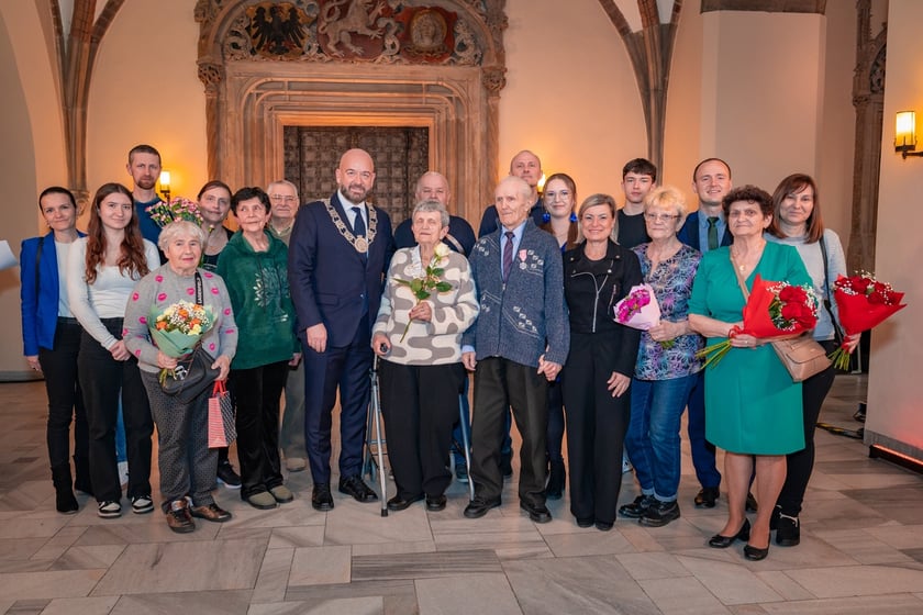 Uroczystość wręczenia medali za Długoletnie Pożycie Małżeńskie w Ratuszu we Wrocławiu