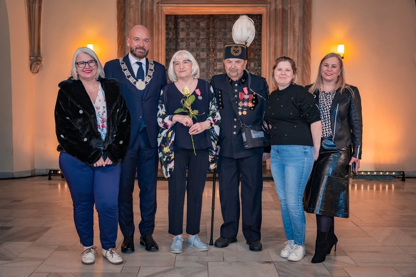 Uroczystość wręczenia medali za Długoletnie Pożycie Małżeńskie w Ratuszu we Wrocławiu