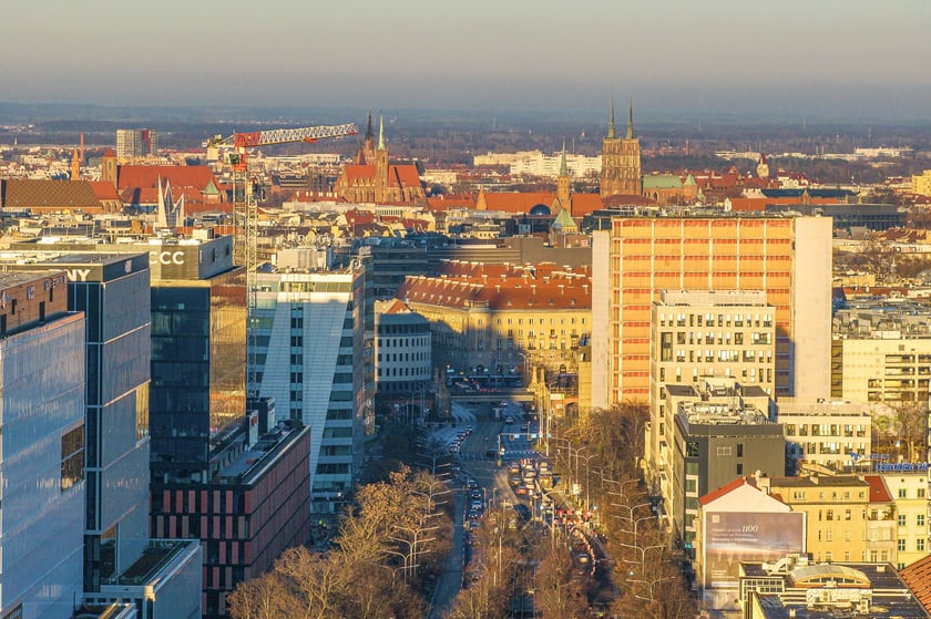 Tak w trakcie rozbi&oacute;rki wyglądają Arkady Wrocławskie