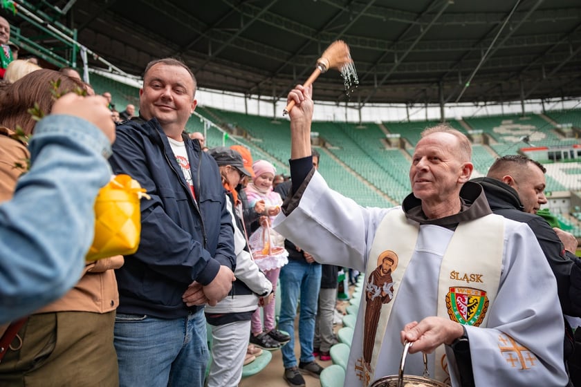 Święcenie pokarmów na Tarczyński Arena Wrocław