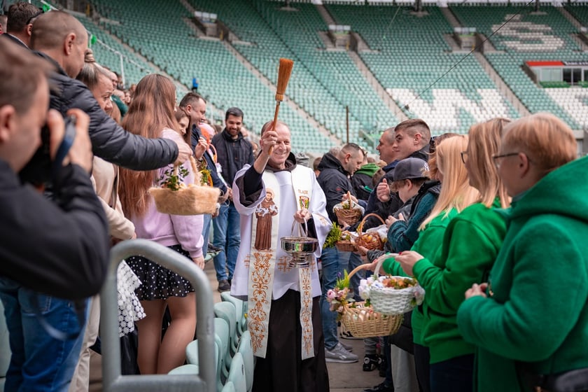 Święcenie pokarmów na Tarczyński Arena Wrocław