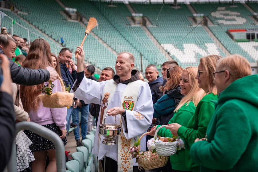 Święcenie pokarmów na Tarczyński Arena Wrocław