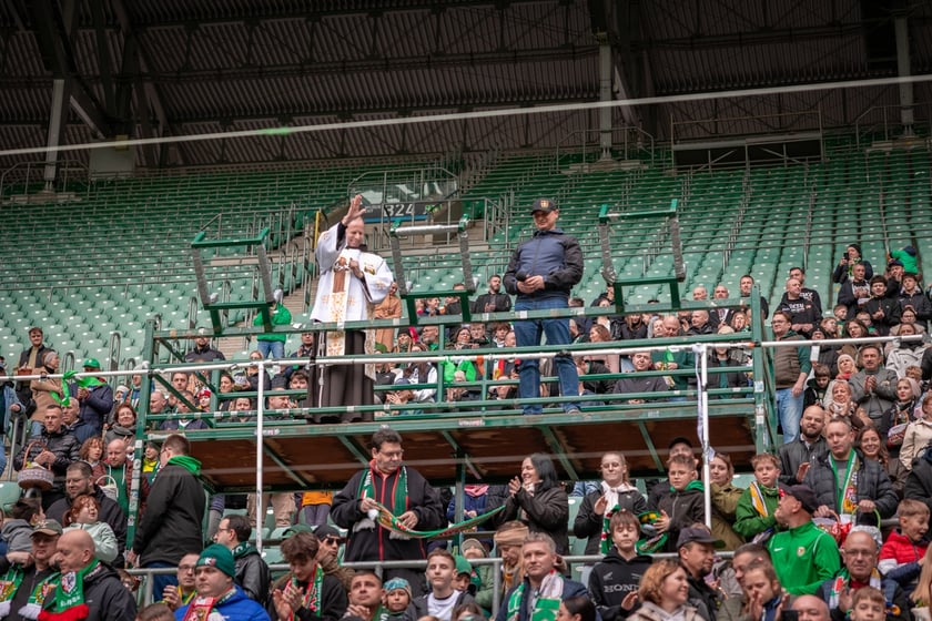 Święcenie pokarmów na Tarczyński Arena Wrocław