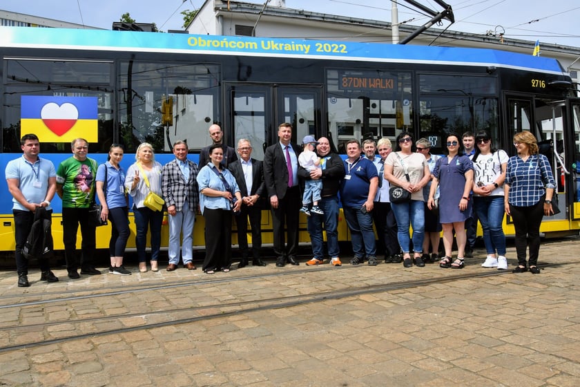 Niebiesko-żółty tramwaj będzie kursował na różnych liniach