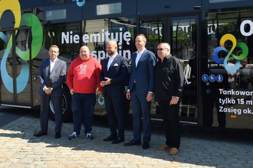 Autobus wodorowy NesoBus jest testowany przez MPK we Wrocławiu