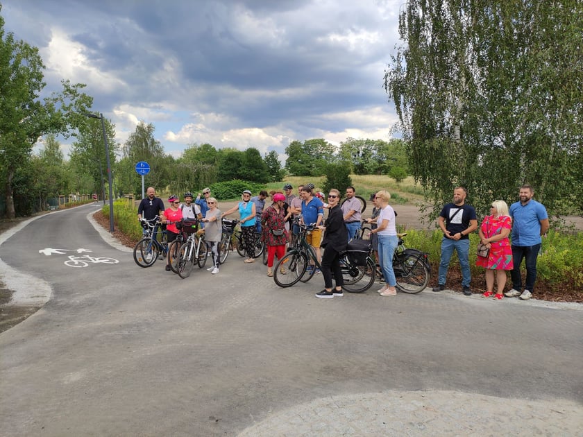 Nowe odcinki Promenady Krzyckiej zostały oddane do użytku. Mieszkańcy mogą korzystać z fragmentów między ul. Bardzką i Śliwkową oraz ul. Ziębicką i Gazową.