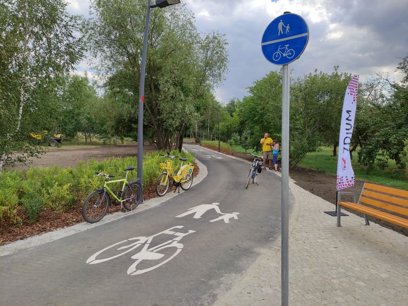 Nowe odcinki Promenady Krzyckiej zostały oddane do użytku. Mieszkańcy mogą korzystać z fragmentów między ul. Bardzką i Śliwkową oraz ul. Ziębicką i Gazową.