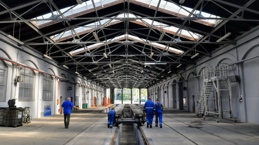 Remont zajezdni tramwajowej Gaj ruszył w poniedziałek, 12 września. Prace potrwają trzy miesiące i pozwolą usprawnić możliwości serwisowania taboru MPK Wrocław