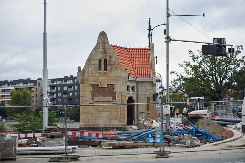 Na zdjęciu strażnice przy wjeździe na most Pomorski Południowy