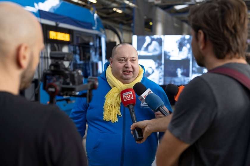Uroczystość nadania imienia Wandy Rutkiewicz tramwajowi Moderus Gamma w zajezdni Borek