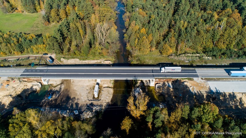 Na zdjęciu przebudowa drogi krajowej DK18 w autostradę A18